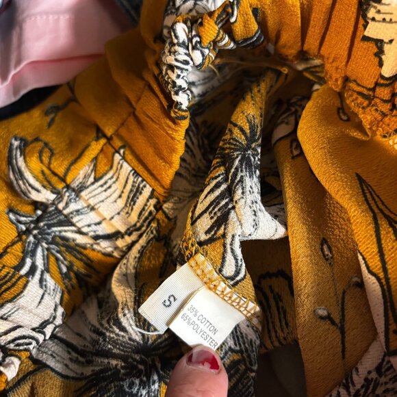 Floral Mustard Yellow Shorts Pull On Casual Elastic White/Gold Festival Boho S - Picture 4 of 4